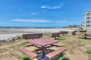 Lakefront Beachhouse - Image 2