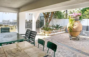 Stunning Home in Villa San Giovanni With 4 Bedrooms and Wifi - Image 2