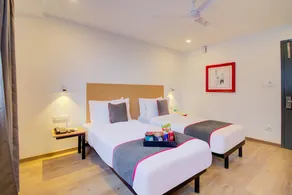 OYO Townhouse 127 Hotel Alpha Centre - Image 4