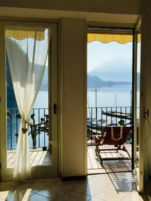 Mamma Ciccia Holiday Home - Front Lake Apartment, beach and swimming pool - Image 2