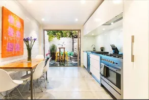 Darling Harbour Modern 2 Bedroom Terrace - Image 4