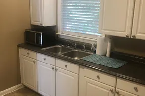 Comfortable 2 Bedroom Close to Waycross Downtown - Image 3