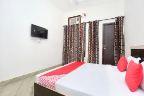 OYO 24666 Samar Residency - Image 2
