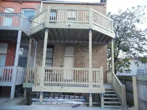 Bucktown, Urban Luxury and Convenience, Near L Train Stop at Western - Image 4