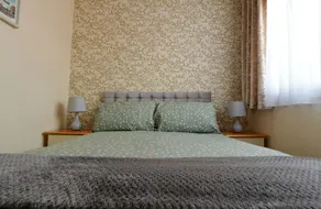 Lovely 2-Bed Chalet in Bridlington - Image 4