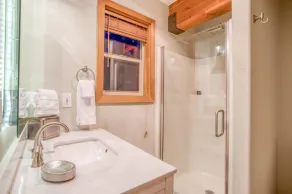 Cascade Chalet - Image 2