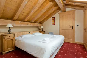 APARTMENT LONGVIEW - Central Chamonix - Sleeps 8 - Image 4