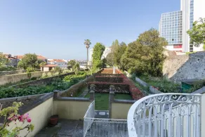 GuestReady - Ayres Studio w Balcony Garden - Image 3