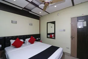 Capital O Hotel Presidency Inn - Image 2