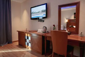 Hive Hotel - Image 2