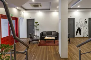 OYO Townhouse 010 East of Kailash - Image 2