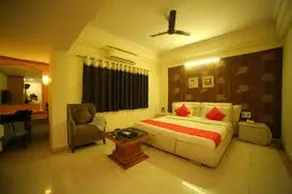 Hotel Royal Inn - Image 1