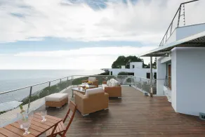 Sea Front Luxurious Villa - Image 5