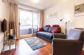 WESLEY, 2BDR Carlton Apartment - Image 2