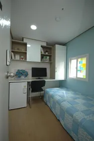 Rainbow House - Image 4