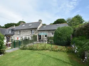 Lavish Cottage in Maël-carhaix With Private Terrace - Image 4