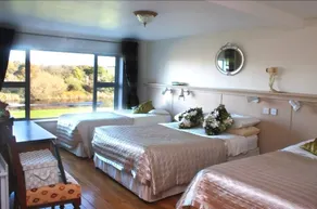 Riverside House - Image 2