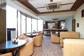 Oyo Flagship 172 Forum Mall - Image 4