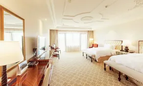Wyndham Grand Plaza Royale Lake Crouching Dragon Resort Nanjing - Image 5