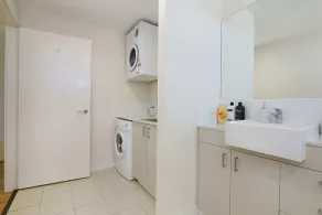 Stunning Two-storey Apartment in Perth's CBD - Image 2