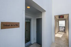 Tresor de la Mer 25 Central Square Unit 304 By Dune Vacation Rentals - Image 4