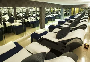Mon Regency Hotel - Image 5