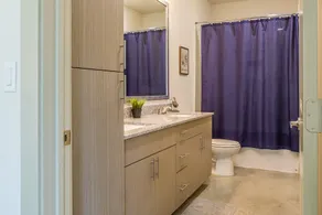 Bright Apartments by Frontdesk - Image 2