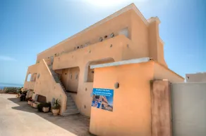Fira Calm Hotel - Image 3