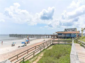 Island Retreat, Beach Front, 4 Bedrooms, Sleeps 12 - Image 2