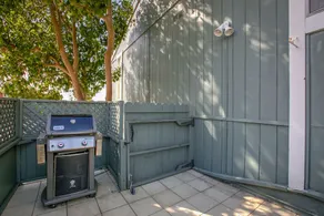 3br W/ Patio & Grill - 1 Mile To Beach & Pier Ave 3 Bedroom Townhouse - Image 3