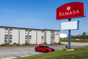 Ramada by Wyndham Timmins - Image 3