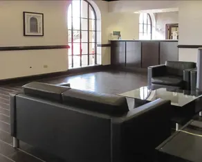 Hilltop Garden Inn - Image 4