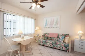 Venice Villas * Poolside #41A - Image 4