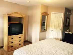 LaBelle Motel - Image 4