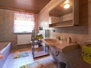 Nice flat with sauna, covered terrace, garden and tree house for children - Image 3