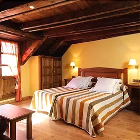 Casa Rafeleta - Guest House - Image 3
