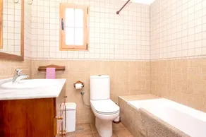 4 bedrooms villa with private pool furnished garden and wifi at Casillas de Morales - Image 4