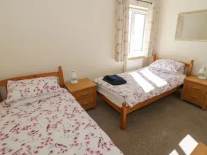 Glan Y Gors Cottage - Image 2