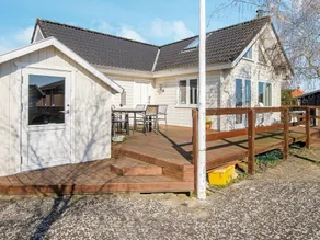 Cozy Holiday Home in Jutland With Sea View - Image 3