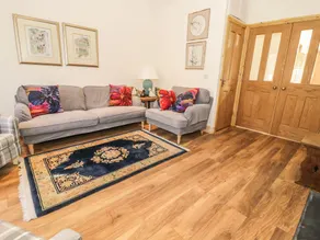 4 Station Cottages - Image 2