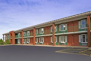 Americas Best Value Inn-Belvidere/Rockford - Image 5
