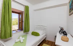 Amazing Home in Gromaca With Wifi and 4 Bedrooms - Image 2