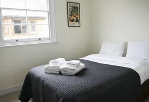 Trendy 2BR Home in Heart of Chiswick, 4 Guests! - Image 3
