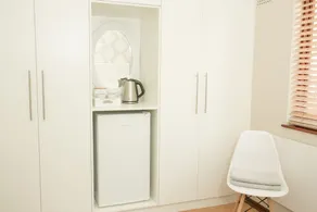 Baywatch Guest House - Image 5