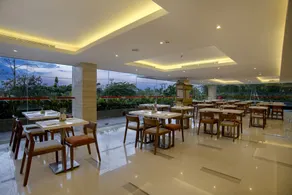 HARRIS Hotel Kuta Galleria - Image 2