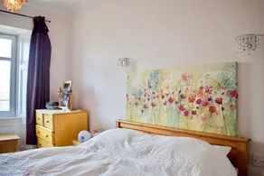 Spacious & Homely Dalry Apartment - Image 2