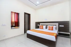 Hotel JB 2 by OYO Rooms - Image 2