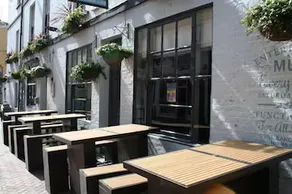 The Golden Lion Hotel - Image 4