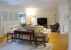 Countryside Escape With Stunning Garden in Surrey - Image 2