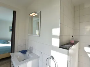 Maison avec jardin, barbecue et sauna - Image 2